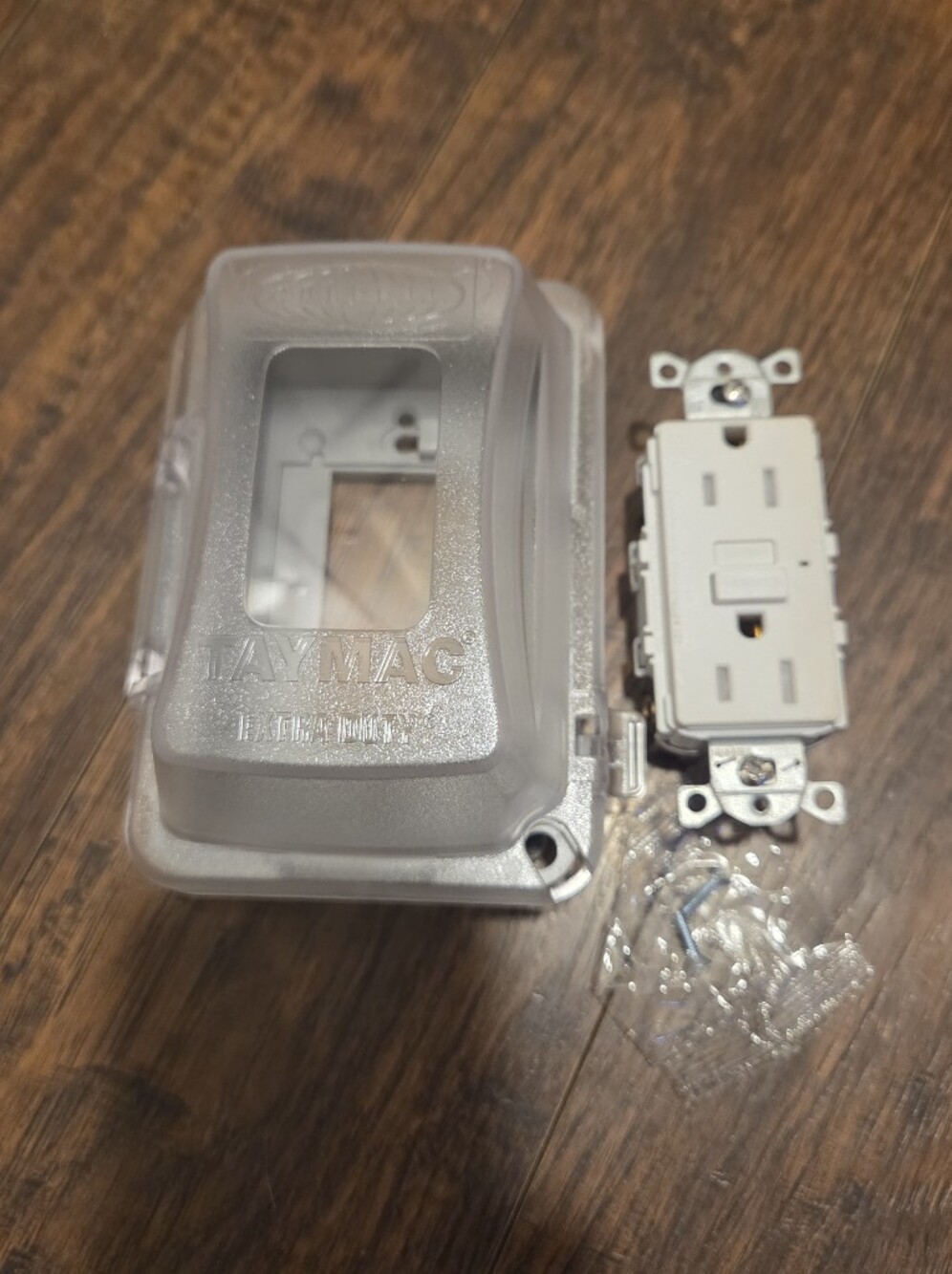 Hubbell 1 -Gang Rectangle Clear Metal Electrical Box Cover